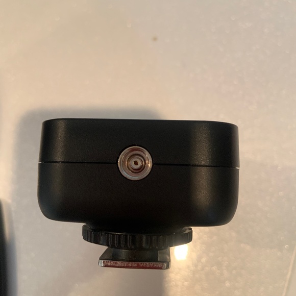 YONGUNO SPEEDLIGHT AND WIRELESS FLASH CONTROLLER- FOR NIKON CAMERAS - Picture 11 of 16